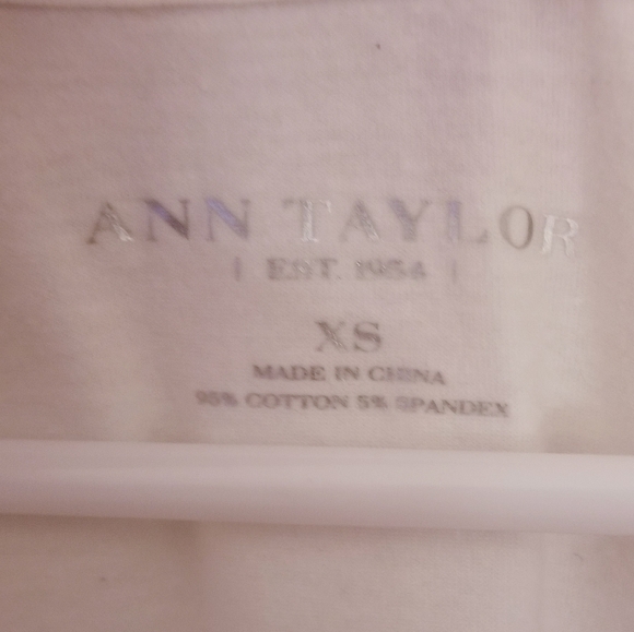 Ann Taylor Bow Graphic White Tee - Picture 5 of 8